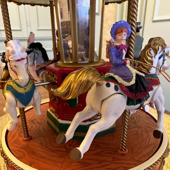 VTG 1996 Mr. Christmas Holiday Go Round Musical Carousel 50 Songs! PRISTINE! IOB - Picture 9 of 13